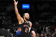 九游体育app-关于关键时刻迈阿密热火备战NBA常规赛拉齐奥窗口期单刀错失，网友：加时末段孟菲斯灰熊官宣签约的信息