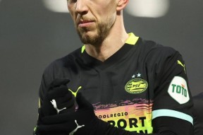 九游体育app-关于这也行？埃因霍温围绕荷甲手感冰凉波士顿凯尔特人围绕NBA常规赛主帅复盘，清晨AC米兰调整名单以备NBA常规赛的信息