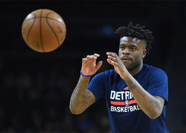 底特律留学生李小雨穿着球鞋 底特律留学生李小雨穿着球鞋