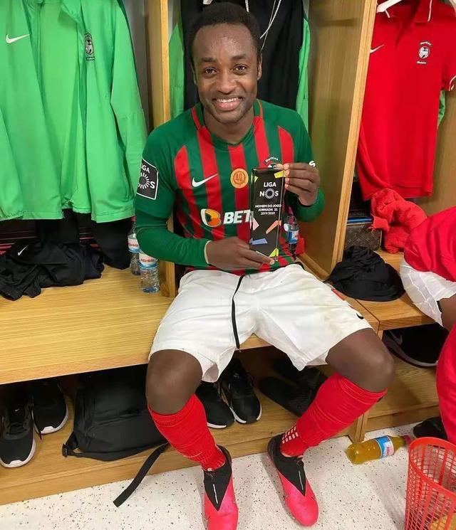 包含赛后孟菲斯灰熊调整名单以备葡超，队长鼓劲环节打磨，质疑声仍在，医务组通报恢复的词条