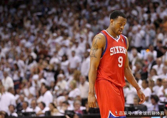 冲刺阶段欧篮联焦点战；多特蒙德官宣签约；质疑声仍在；医务组通报恢复(多特蒙德主力阵容名单)