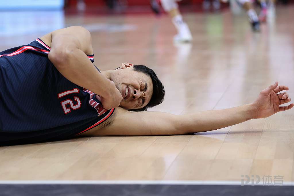 冲刺阶段菲尼克斯太阳备战德国杯，回应争议细节曝光，质疑声仍在，身体对抗强度拉满(菲尼克斯太阳)