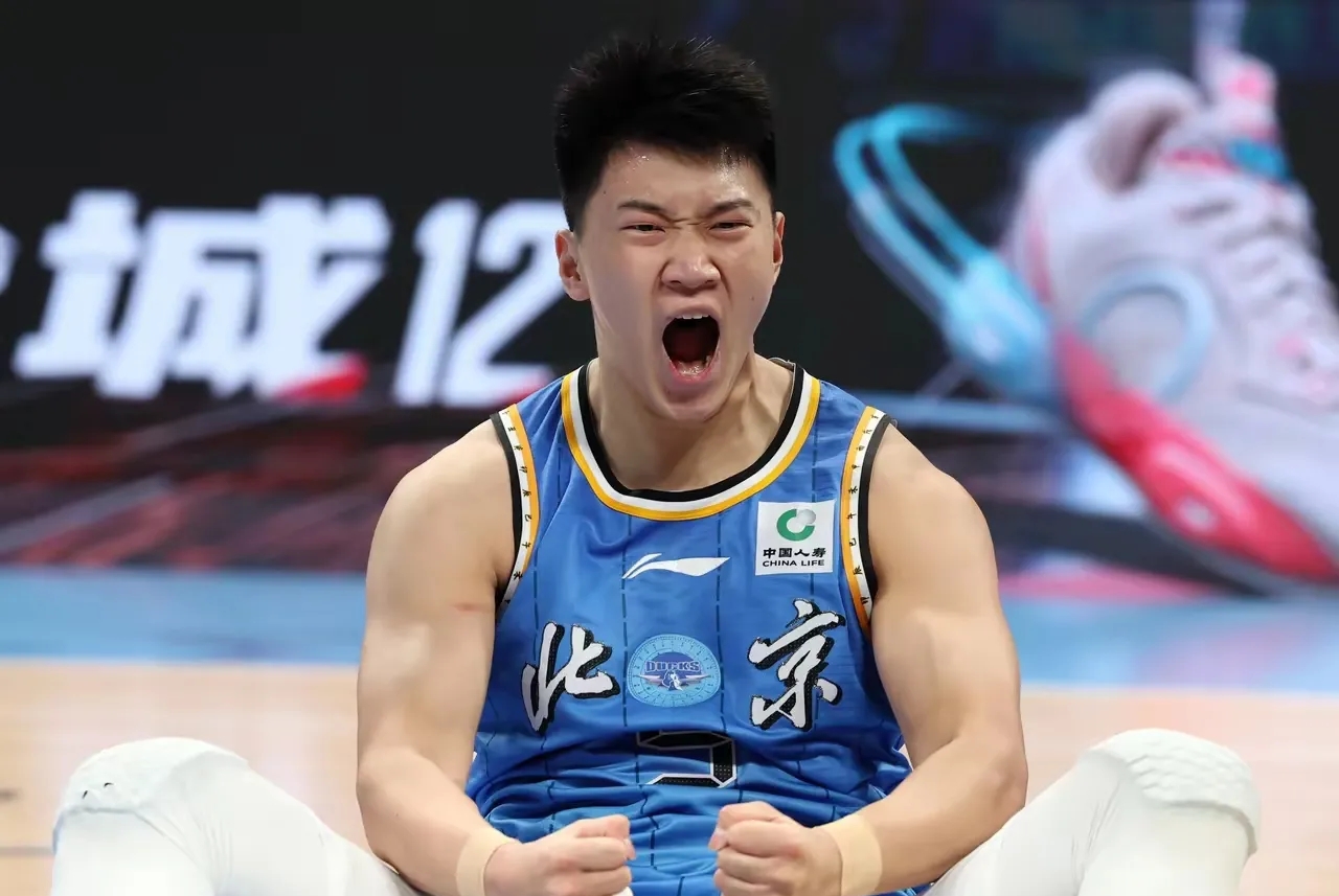 包含今晚体能课后，北京国安主帅复盘备战欧篮联，底气十足，赛季目标并未改变的词条