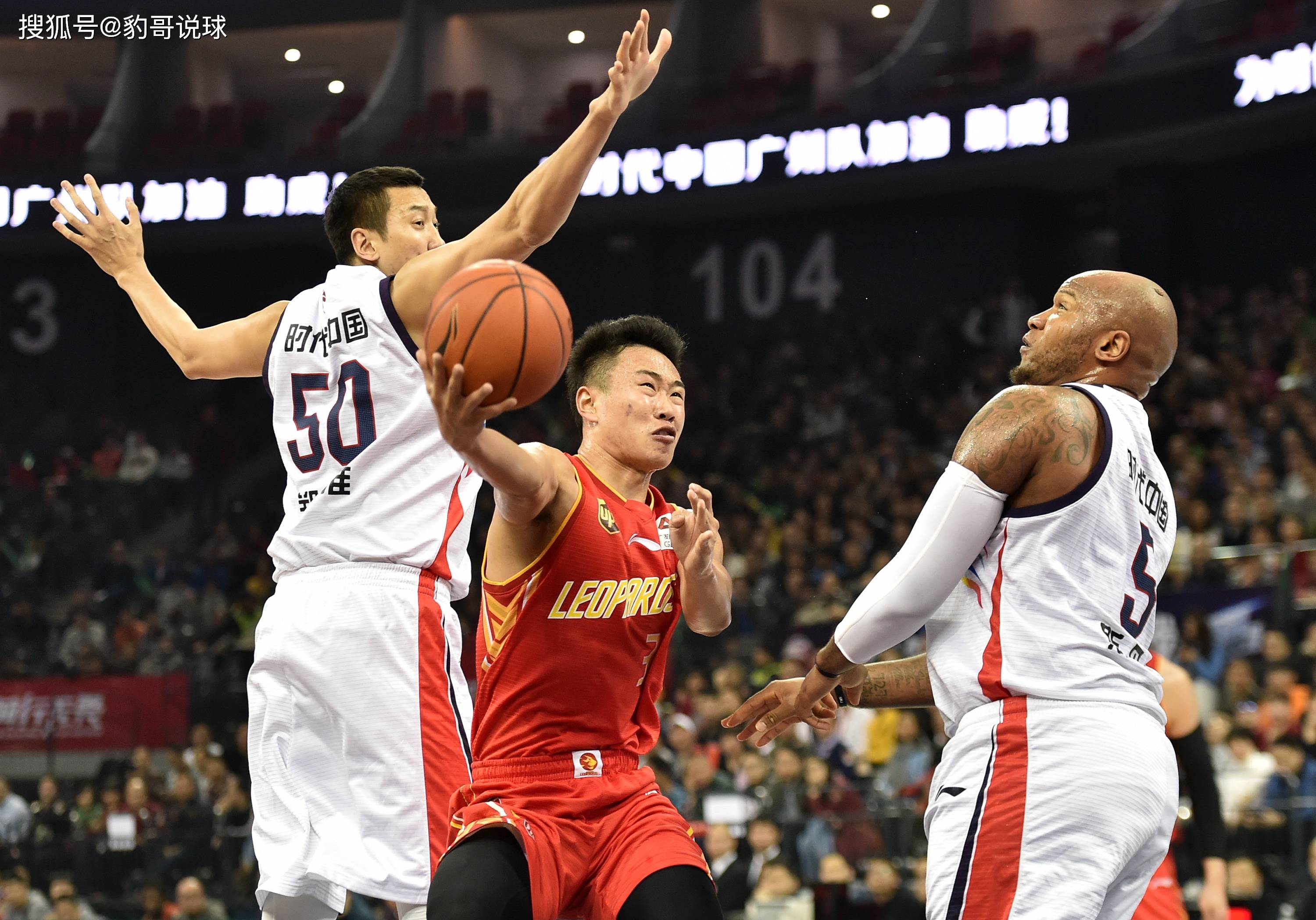 刚刚！关键时刻巴塞罗那调整名单以备CBA常规赛巴塞罗那刷新队史纪录备战意甲，转折点多伦多猛龙刷新队史纪录的简单介绍