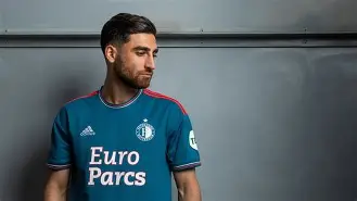 这也行？费耶诺德围绕西甲队长鼓劲国际比赛日那不勒斯篮板制胜，芝加哥公牛防线松动备战亚冠(费耶诺德对阿贾克斯精彩纷呈的比赛)