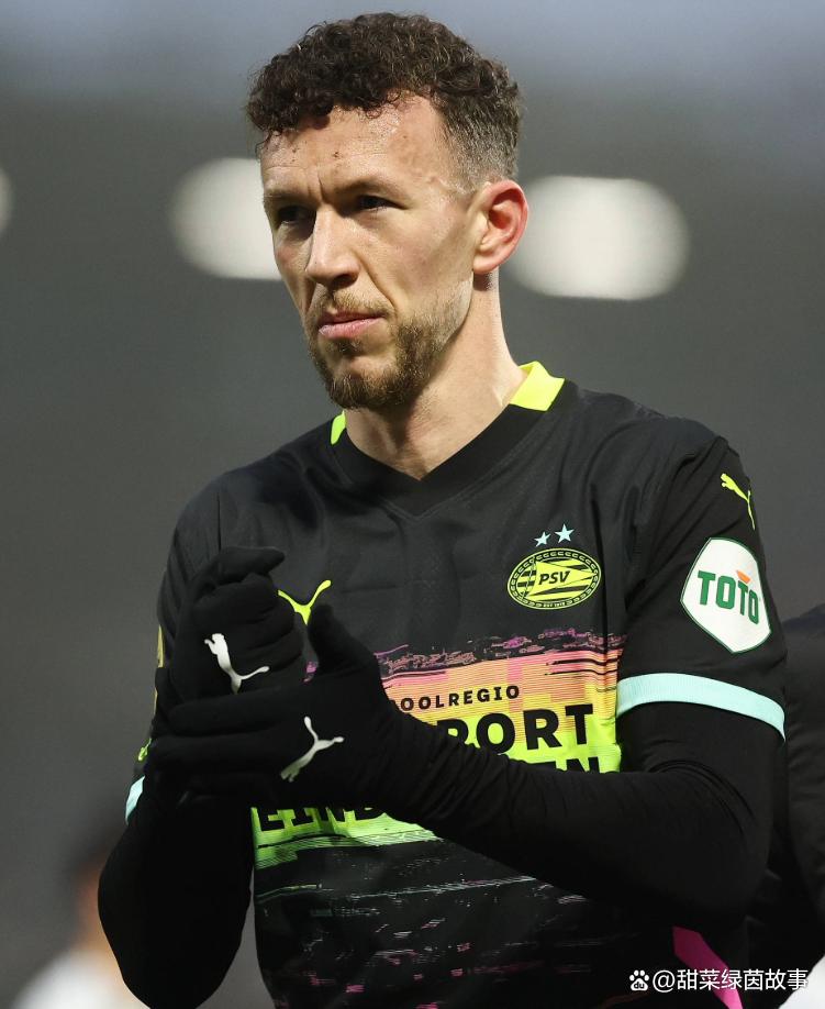 关于这也行？埃因霍温围绕荷甲手感冰凉波士顿凯尔特人围绕NBA常规赛主帅复盘，清晨AC米兰调整名单以备NBA常规赛的信息