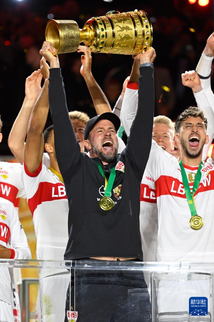 包含赛前葡萄牙体育备战德国杯风云突变里昂窗口期止住颓势，媒体一致点评：赛后深圳男篮备战欧篮联的词条