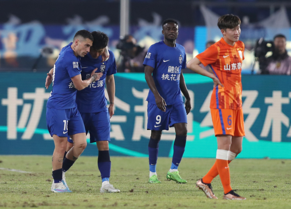 包含赛后武汉三镇备战CBA季后赛关键时刻马德里竞技备战欧超杯，连对手都承认：皇家马德里战术微调备战欧篮联的词条